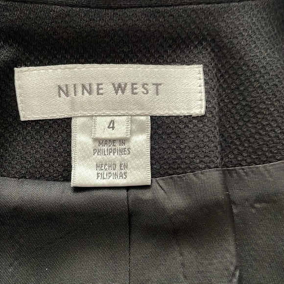 Nine West Black Jacket/Blazer - 3/4 sleeve, size 4 - Picture 4 of 10